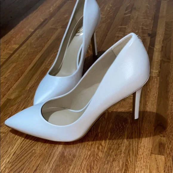 Sam Edelman White Pointed-Toe Heels - Picture 4 of 6